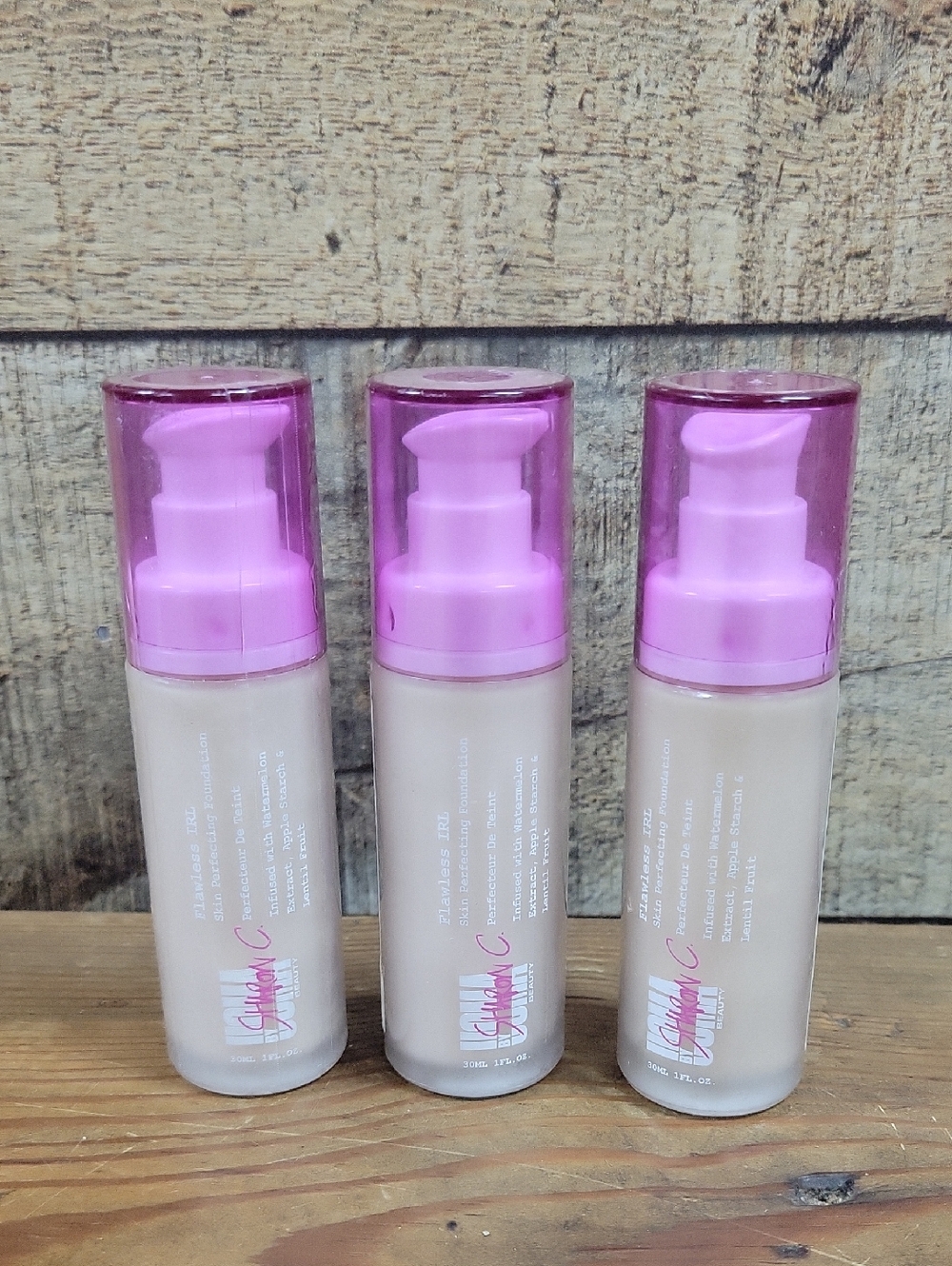 Uoma Beauty Liquid Foundation with Pink Pump Caps Light Pearl T1